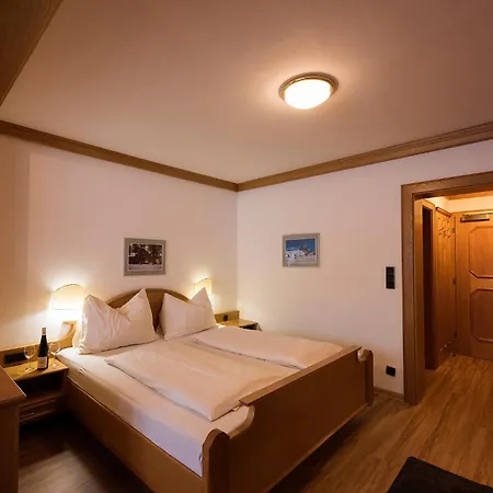 Hubertus Guest house *